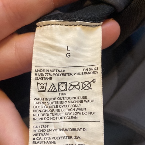 Old Navy Active 7/8 Length Joggers - Picture 5 of 5